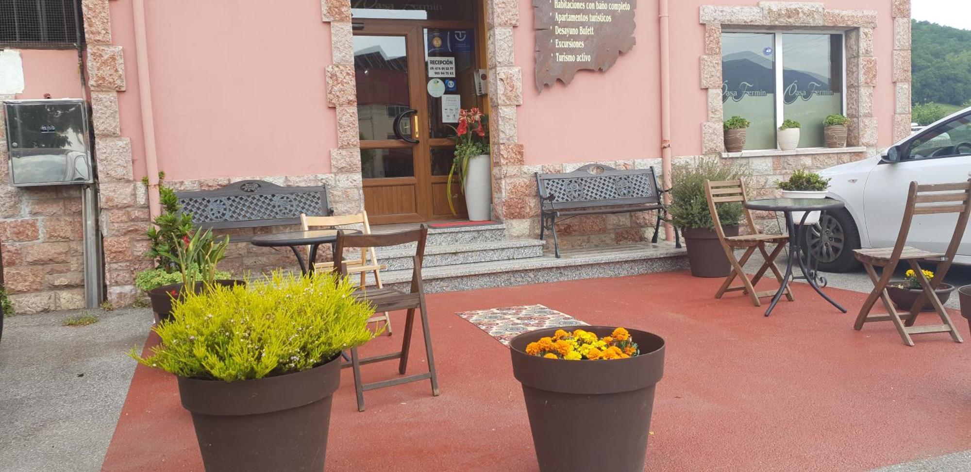 Apartamentos Fermin Cangas de Onis Exterior photo