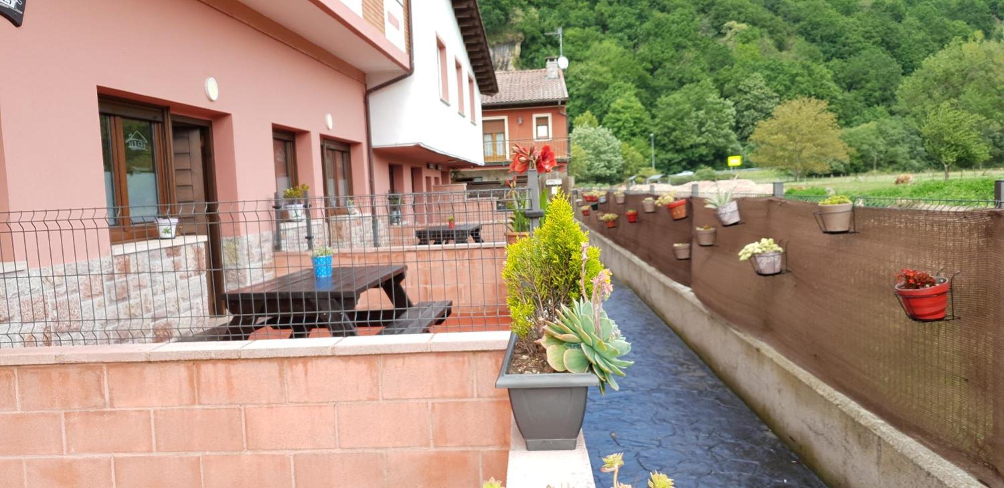 Apartamentos Fermin Cangas de Onis Exterior photo