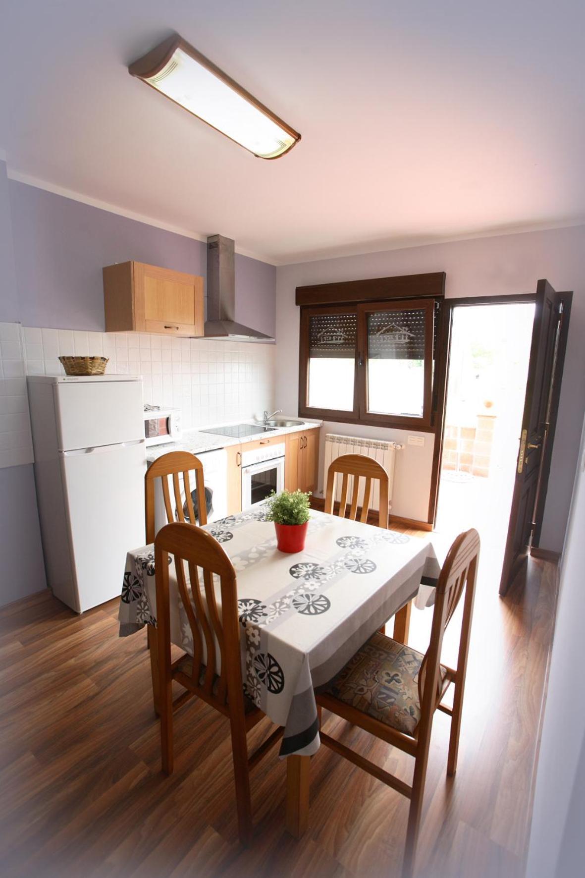 Apartamentos Fermin Cangas de Onis Exterior photo
