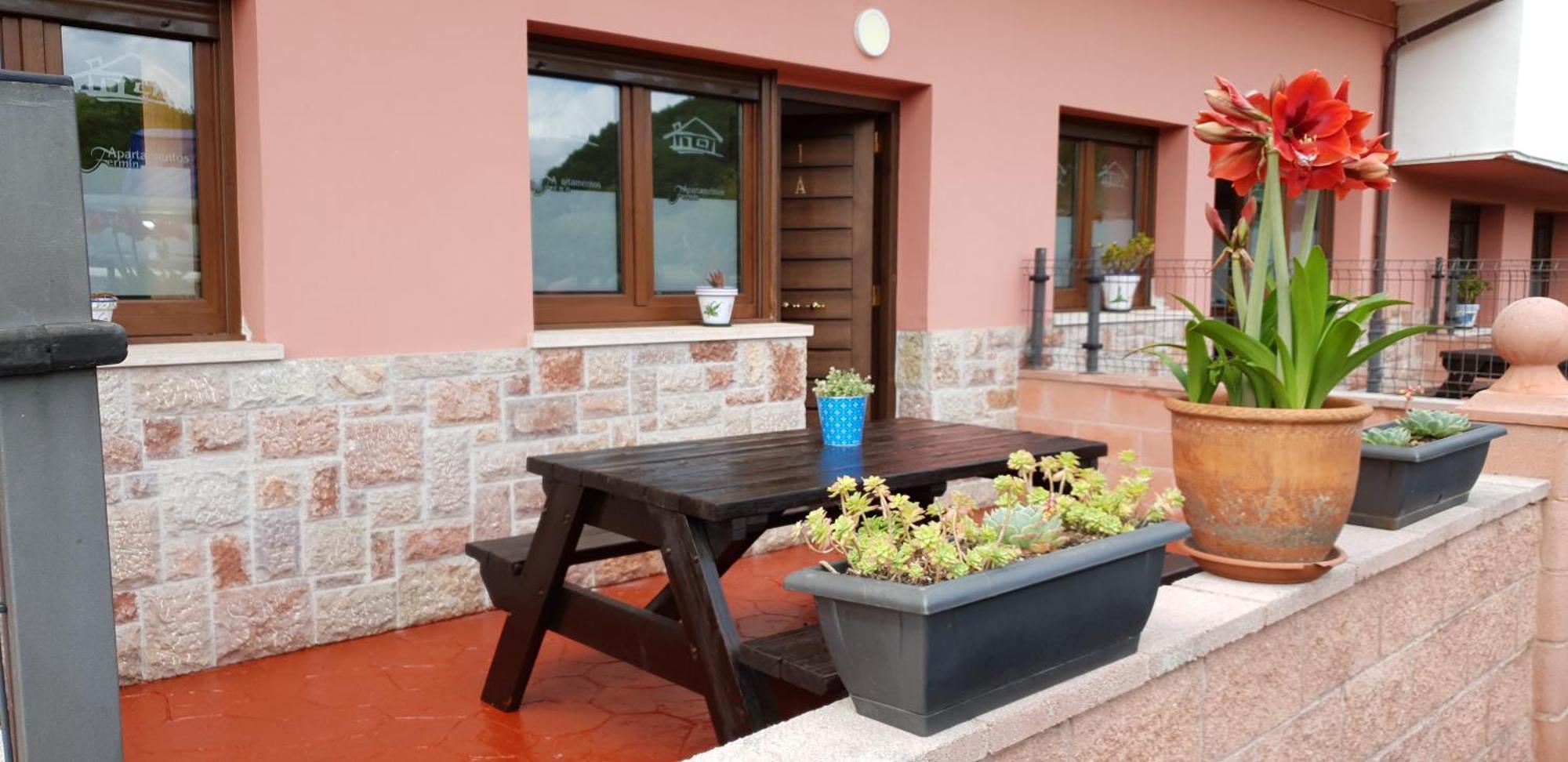 Apartamentos Fermin Cangas de Onis Exterior photo